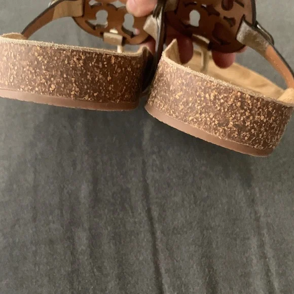 Tory Burch Miller Cloud sandals with Mettalic Gold and Tan. - Picture 4 of 12